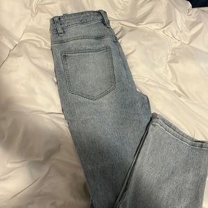 Rue 21 high waisted jeans. Great condition.